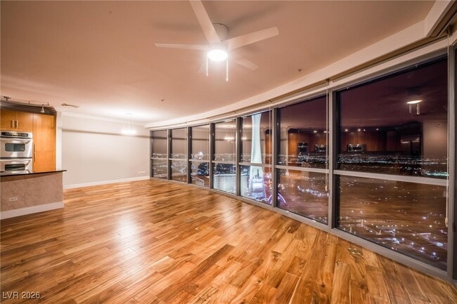 Photo - 200 W Sahara Ave Unidad 3906