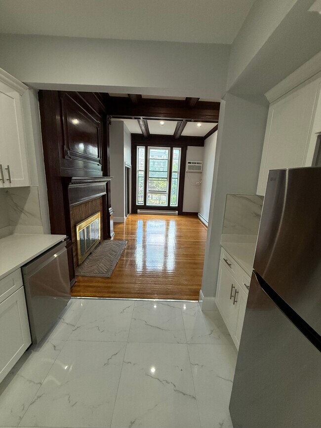 Building Photo - 476 Commonwealth Ave Unit 2 Rental