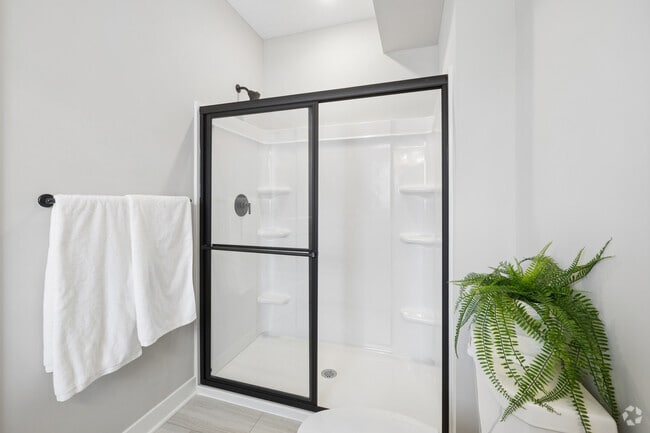 3BR, 2BA - 1,450SF - Primary Bathroom
