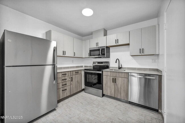 Photo - 1642 York Wy