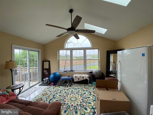 Photo - 394 Croshaw Rd
