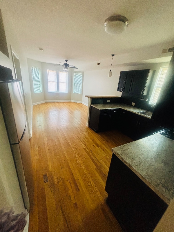 Photo - 6847 S Indiana Ave Unidad 3f