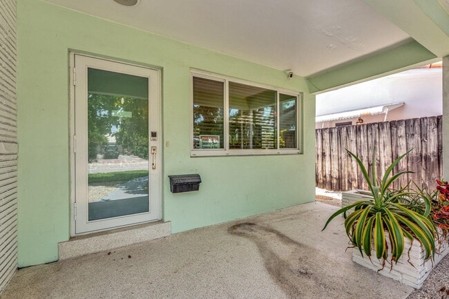 Photo - 1246 Johnson St