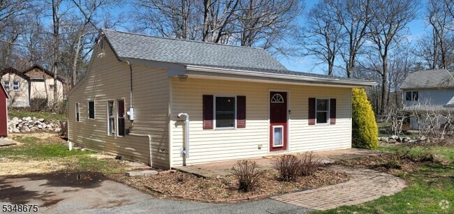 Building Photo - 8 Quinton Rd Rental