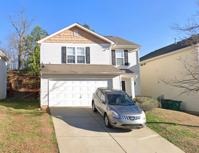 Building Photo - Freshly renovated 3BR 2.5 BA Home w/ Garage Parking Near Uptown Charlotte !