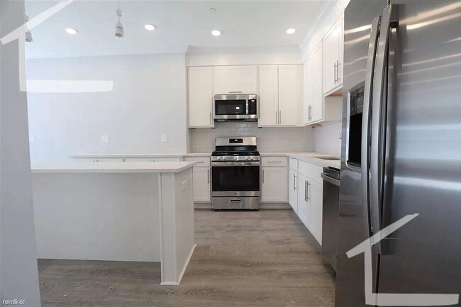 Building Photo - Awesome 4 bed 3 bath in Brighton!!!