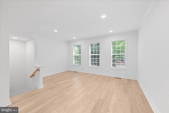 Photo - 329 Helmuth Ln