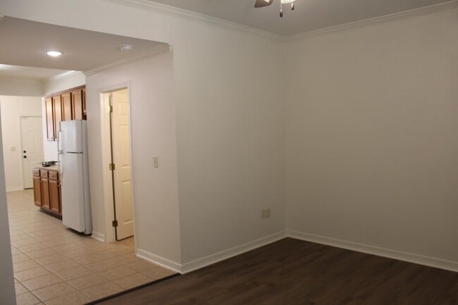 Photo - 207 N McGuire Ave