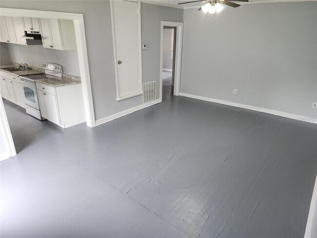 Photo - 1236 W 9th St