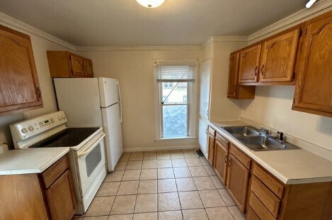 Photo - 800 F Ave NW