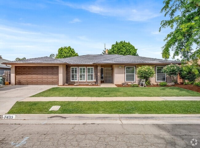Building Photo - 7433 N 5th St Rental