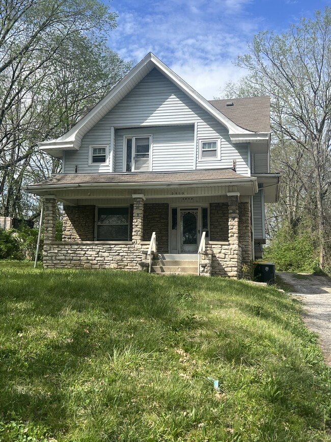 Building Photo - 3850 E 62nd St