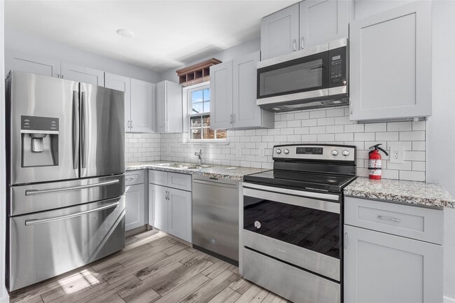 Photo - 6809 Glass St