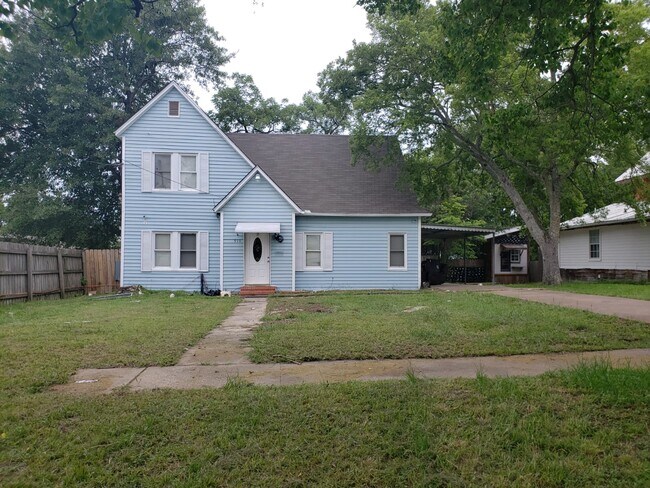 Photo - 910 Avenue J House