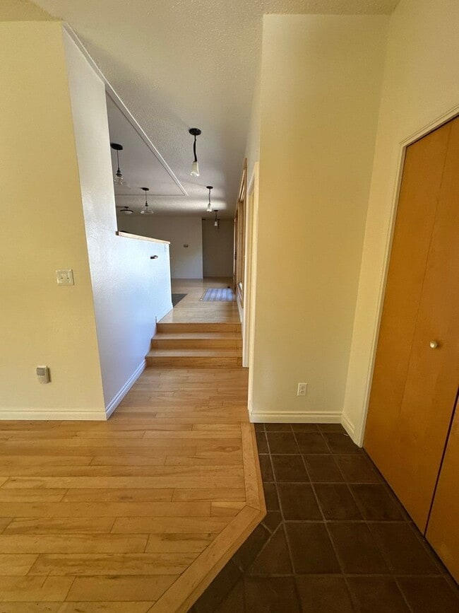 Photo - 1985 Benson Ave