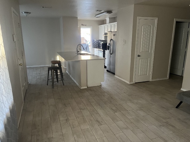 Photo - 2334 Pine St