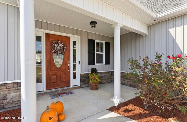 Photo - 191 Windfield Ln