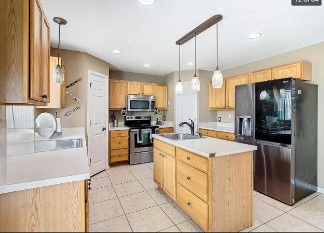 Photo - 301 Erie Ct