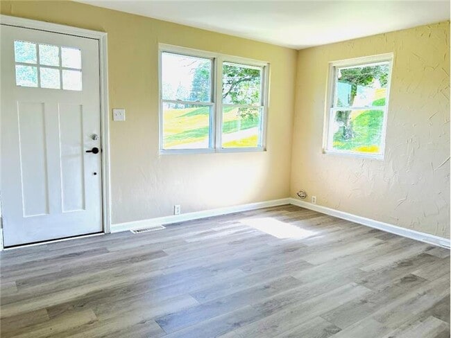 Photo - 155 Canton Rd