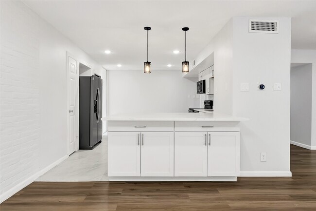 Photo - 7 Briar Dale Ct Unit B