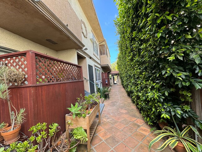 Photo - 4106 Inglewood Blvd Unit 5