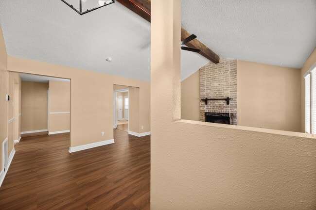 Photo - 1014 Three Forks Dr