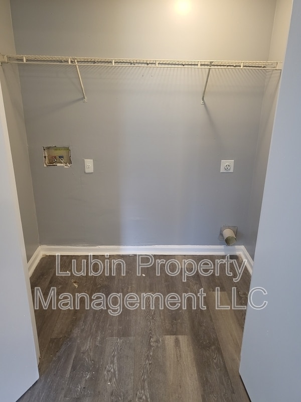 Photo - 2525 Rozelle St