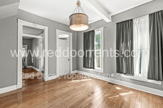 Building Photo - 2037 Bellefontaine St