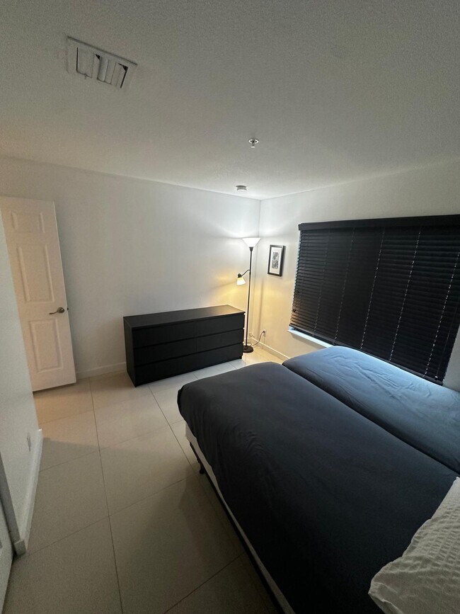 Photo - 1665 Cabot Ln Unit A2