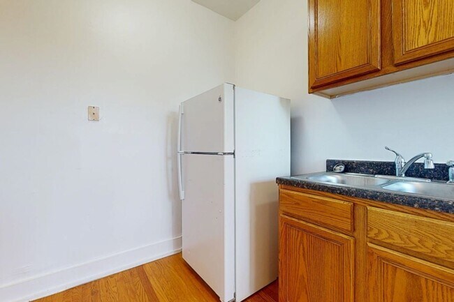 Photo - 5300-5308 S. Greenwood Avenue