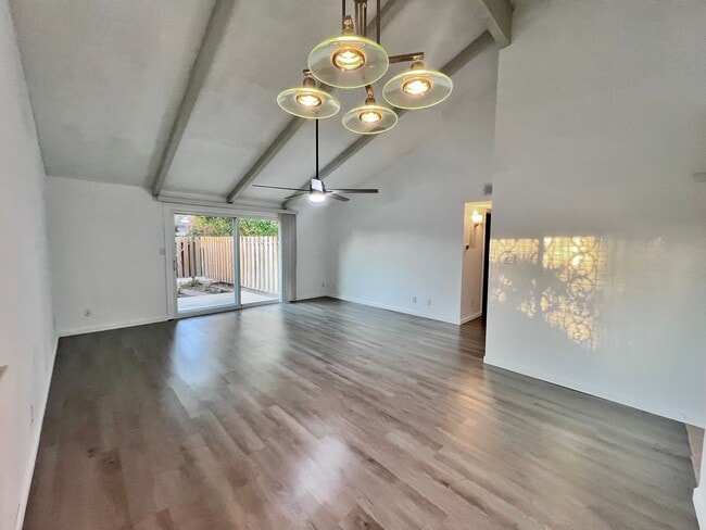 Photo - $1995 Gettysburg & Blackstone, 2 Bedroom C...