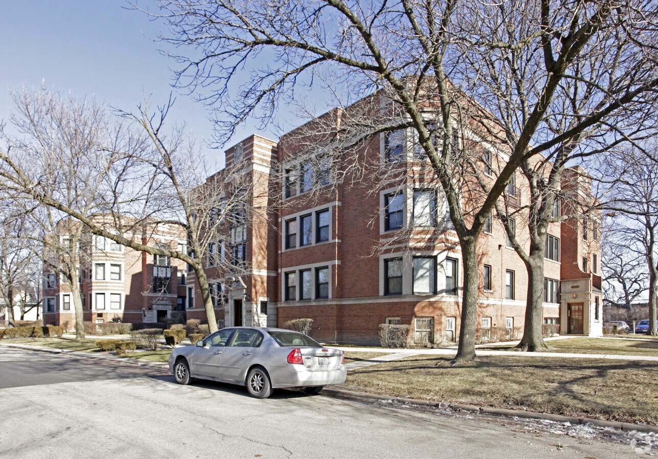 Photo - Hoyne Avenue and 111th Street Apartments