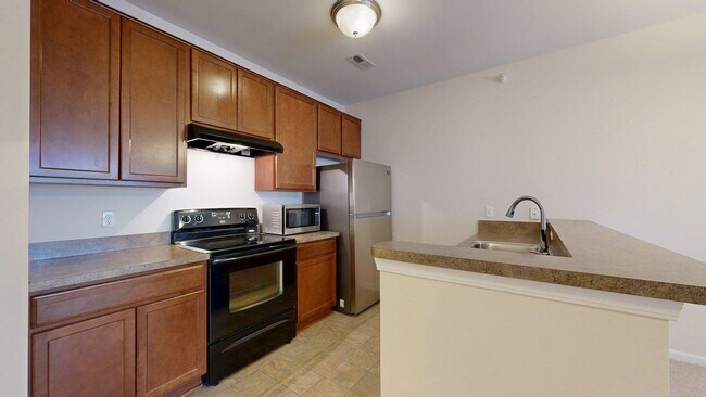 Photo - 1014 W Summerfield Gln Cir