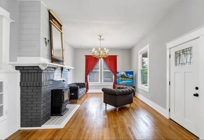 Photo - 121 Harding Pl