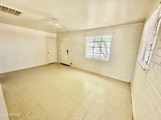 Photo - 4832 S 37th Ave