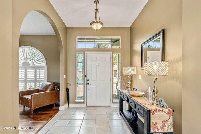 Photo - 332 Maplewood Dr