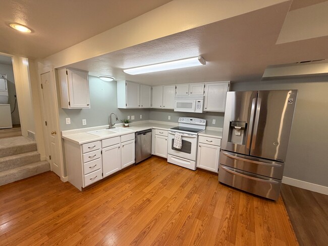 4698 Colander Dr Unidad Basement