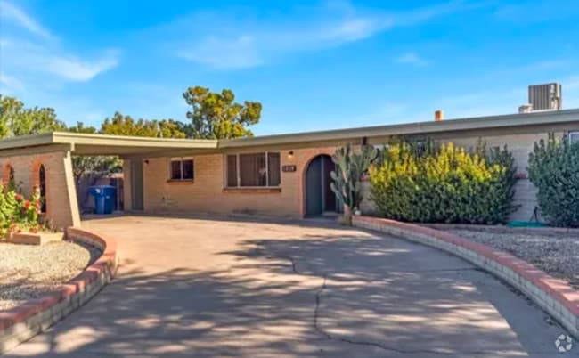Building Photo - 1810 N Heatherbrae Ave Rental