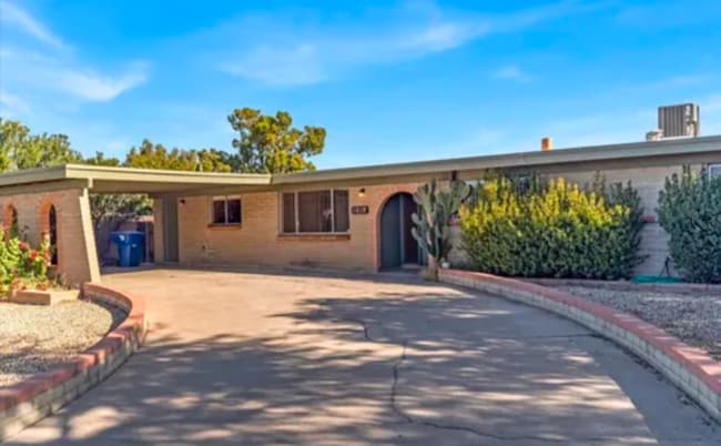Photo - 1810 N Heatherbrae Ave House