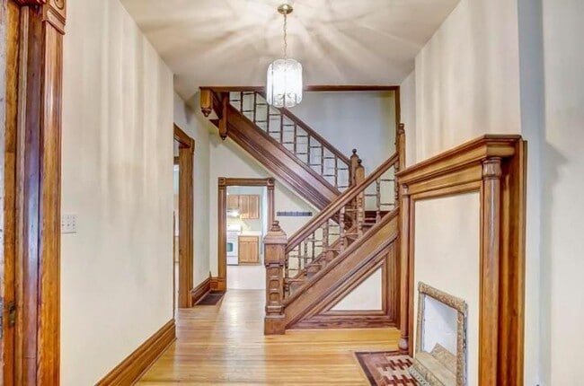Photo - 128 King Ave