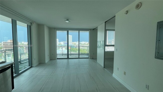 Photo - 90 SW 3rd St Unidad 1412