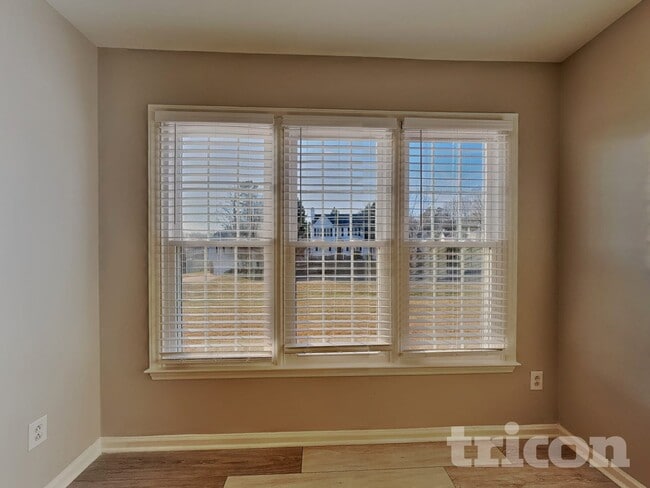 Photo - 5507 Whitley Way