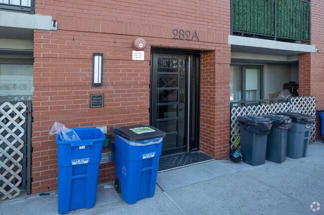 Entrance - Greenpoint 282