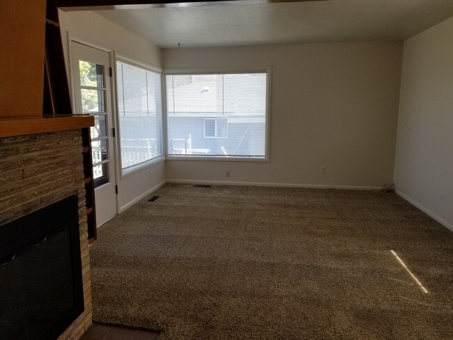 Photo - CHRISTMAS SPECIAL - 1/2 OFF DECEMBER RENT