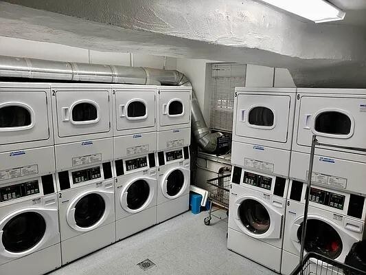 Photo - 250 W 15th St Unidad F