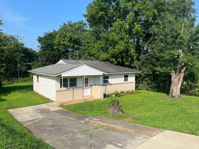 Photo - Three Bedroom Home Within Walking Distance to Alabama A&M