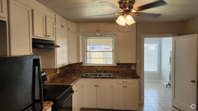 Building Photo - 5611 George Bush Dr Unit 5611 GEORGE BUSH Rental
