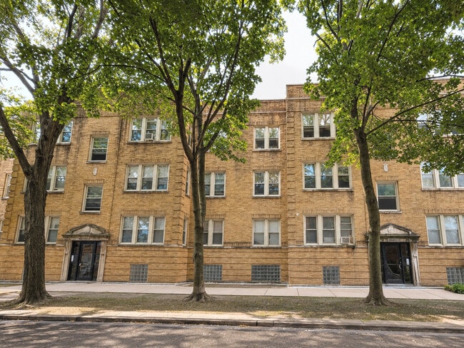 Building Photo - 3717 W Cullom Ave