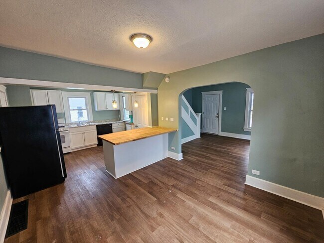 Photo - 442 Matthews St