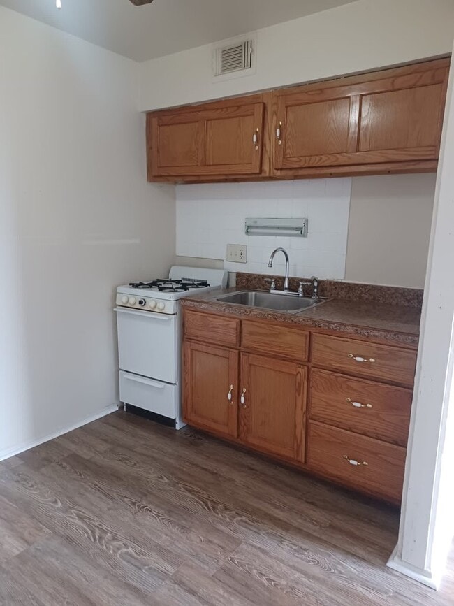 Photo - 2534 Telegraph Rd Unit 2534-C